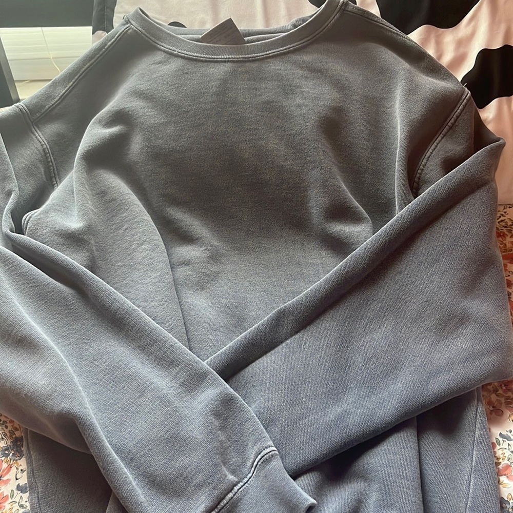 comfort colors plain dark blue sweatshirt size medium!